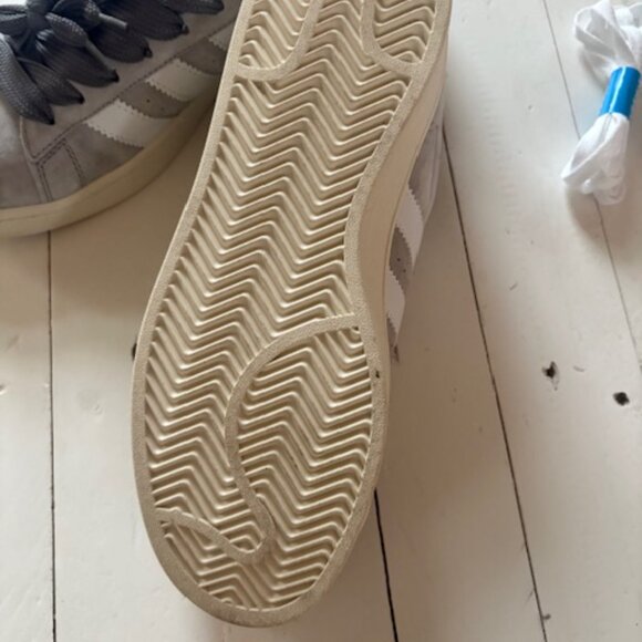 Addidas Campus shoes - Picture 3 of 4